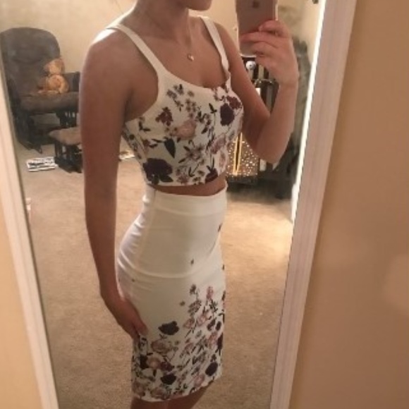 Floral Crop Top & Pencil Skirt - Picture 5 of 7